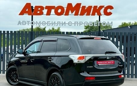 Mitsubishi Outlander III рестайлинг 3, 2013 год, 1 390 000 рублей, 6 фотография