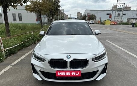 BMW 1 серия, 2023 год, 1 610 000 рублей, 2 фотография
