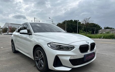BMW 1 серия, 2023 год, 1 610 000 рублей, 3 фотография