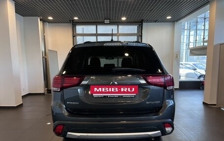 Mitsubishi Outlander III рестайлинг 3, 2016 год, 2 030 000 рублей, 4 фотография