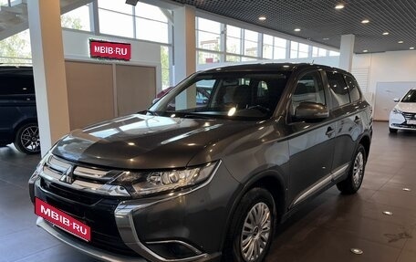 Mitsubishi Outlander III рестайлинг 3, 2016 год, 2 030 000 рублей, 7 фотография
