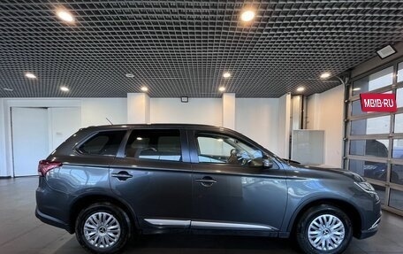 Mitsubishi Outlander III рестайлинг 3, 2016 год, 2 030 000 рублей, 2 фотография