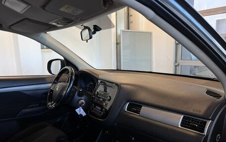 Mitsubishi Outlander III рестайлинг 3, 2016 год, 2 030 000 рублей, 12 фотография