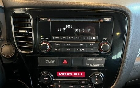 Mitsubishi Outlander III рестайлинг 3, 2016 год, 2 030 000 рублей, 13 фотография
