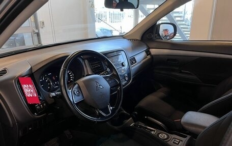 Mitsubishi Outlander III рестайлинг 3, 2016 год, 2 030 000 рублей, 20 фотография
