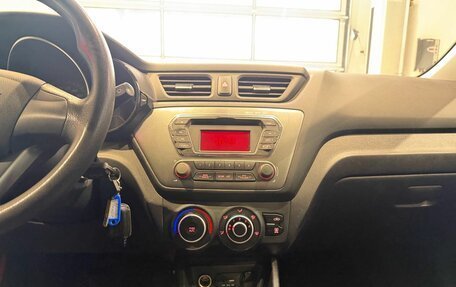 KIA Rio III рестайлинг, 2013 год, 800 000 рублей, 16 фотография