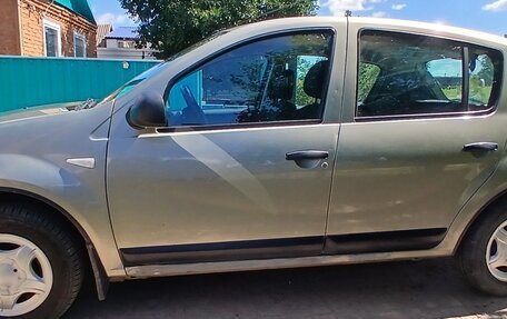 Renault Sandero I, 2013 год, 550 000 рублей, 3 фотография