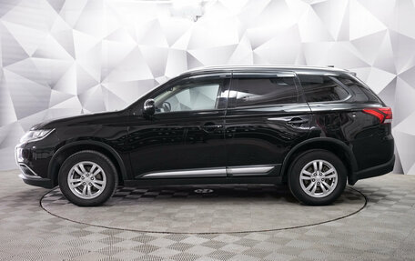 Mitsubishi Outlander III рестайлинг 3, 2018 год, 1 921 000 рублей, 2 фотография