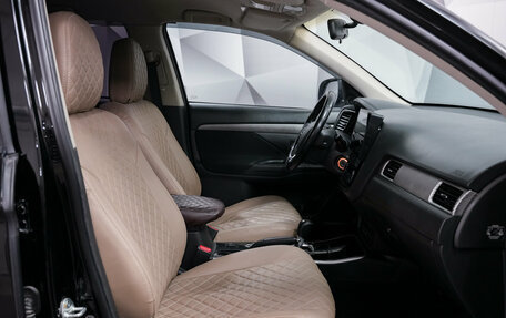 Mitsubishi Outlander III рестайлинг 3, 2018 год, 1 921 000 рублей, 12 фотография