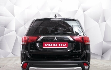 Mitsubishi Outlander III рестайлинг 3, 2018 год, 1 921 000 рублей, 4 фотография