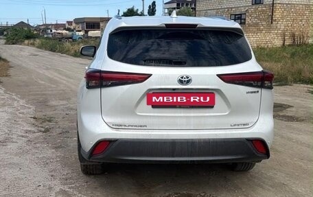 Toyota Highlander, 2023 год, 3 100 000 рублей, 2 фотография