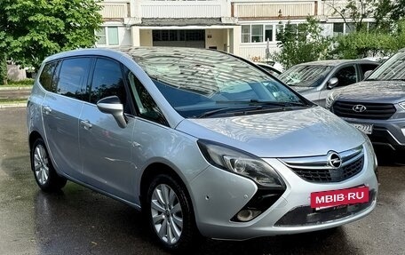 Opel Zafira C рестайлинг, 2014 год, 735 000 рублей, 3 фотография