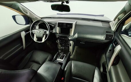 Toyota Land Cruiser Prado 150 рестайлинг 2, 2010 год, 2 399 000 рублей, 10 фотография
