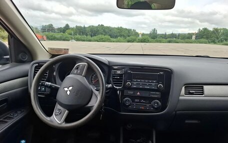 Mitsubishi Outlander III рестайлинг 3, 2014 год, 1 100 000 рублей, 2 фотография