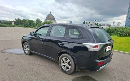 Mitsubishi Outlander III рестайлинг 3, 2014 год, 1 100 000 рублей, 3 фотография
