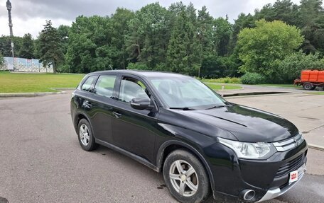 Mitsubishi Outlander III рестайлинг 3, 2014 год, 1 100 000 рублей, 4 фотография