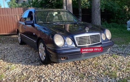 Mercedes-Benz E-Класс, 1997 год, 350 000 рублей, 2 фотография
