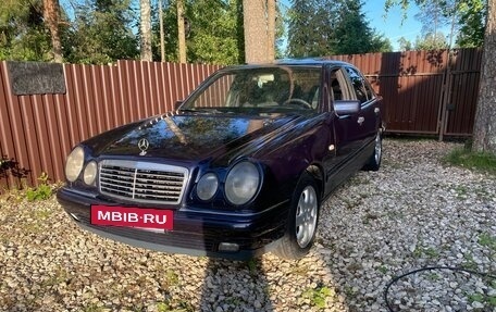 Mercedes-Benz E-Класс, 1997 год, 350 000 рублей, 4 фотография