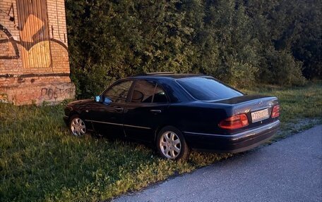 Mercedes-Benz E-Класс, 1997 год, 350 000 рублей, 9 фотография