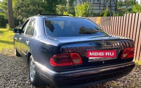 Mercedes-Benz E-Класс, 1997 год, 350 000 рублей, 8 фотография