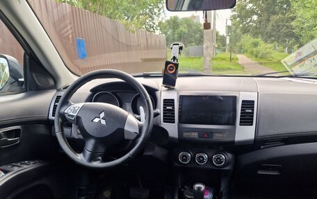 Mitsubishi Outlander III рестайлинг 3, 2012 год, 1 100 000 рублей, 8 фотография