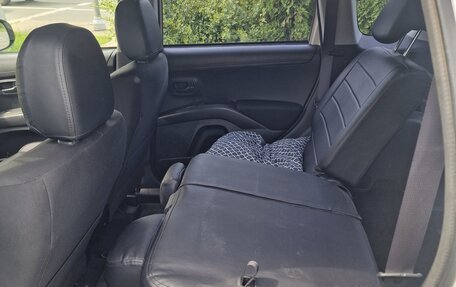 Mitsubishi Outlander III рестайлинг 3, 2012 год, 1 100 000 рублей, 11 фотография