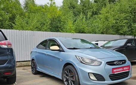 Hyundai Solaris II рестайлинг, 2012 год, 500 000 рублей, 3 фотография