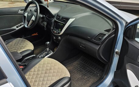 Hyundai Solaris II рестайлинг, 2012 год, 500 000 рублей, 18 фотография