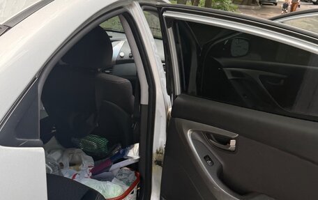 Hyundai Elantra V, 2012 год, 820 000 рублей, 10 фотография