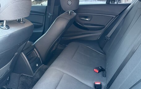 BMW 3 серия, 2016 год, 2 400 000 рублей, 11 фотография