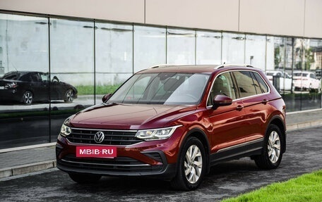 Volkswagen Tiguan II, 2021 год, 2 599 000 рублей, 3 фотография