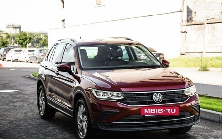Volkswagen Tiguan II, 2021 год, 2 599 000 рублей, 6 фотография