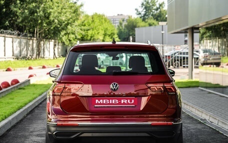 Volkswagen Tiguan II, 2021 год, 2 599 000 рублей, 8 фотография