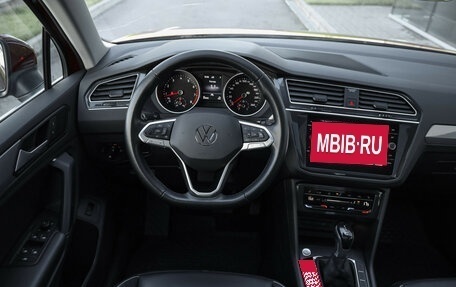 Volkswagen Tiguan II, 2021 год, 2 599 000 рублей, 14 фотография