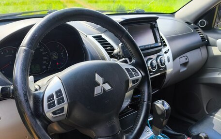 Mitsubishi Pajero Sport II рестайлинг, 2013 год, 1 720 000 рублей, 16 фотография
