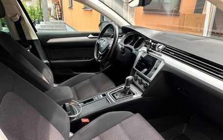 Volkswagen Passat B8 рестайлинг, 2019 год, 1 600 000 рублей, 13 фотография
