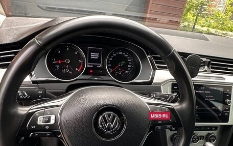 Volkswagen Passat B8 рестайлинг, 2019 год, 1 600 000 рублей, 16 фотография
