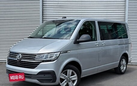 Volkswagen Multivan T6 рестайлинг, 2022 год, 4 000 000 рублей, 1 фотография