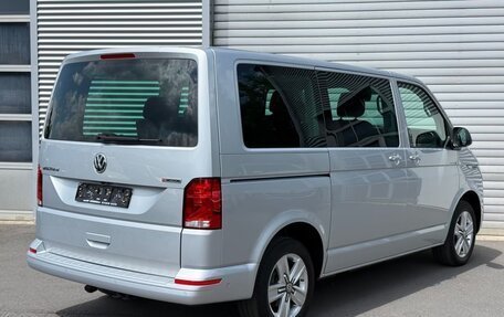 Volkswagen Multivan T6 рестайлинг, 2022 год, 4 000 000 рублей, 4 фотография