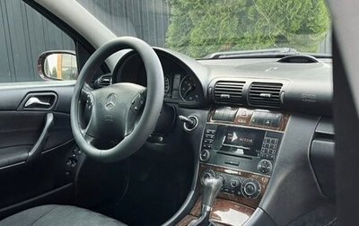 Mercedes-Benz C-Класс, 2005 год, 1 050 000 рублей, 1 фотография