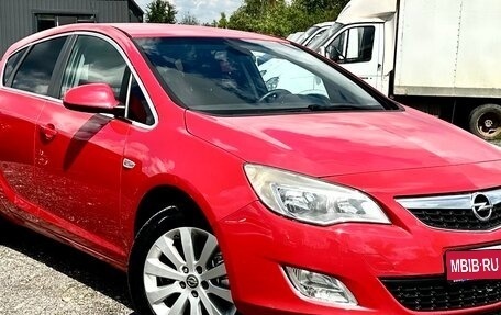 Opel Astra J, 2011 год, 649 000 рублей, 1 фотография