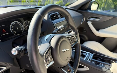 Jaguar F-Pace, 2016 год, 3 400 000 рублей, 14 фотография