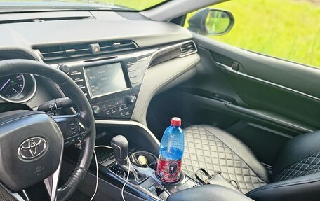 Toyota Camry, 2021 год, 2 300 000 рублей, 13 фотография