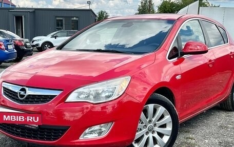 Opel Astra J, 2011 год, 649 000 рублей, 2 фотография
