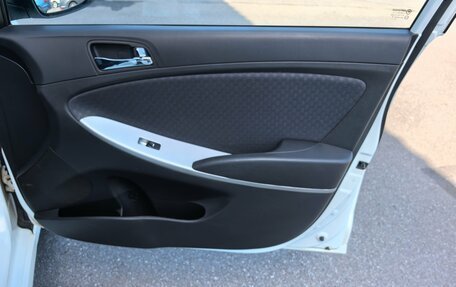 Hyundai Solaris II рестайлинг, 2013 год, 780 000 рублей, 20 фотография