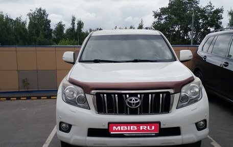 Toyota Land Cruiser Prado 150 рестайлинг 2, 2010 год, 3 000 000 рублей, 1 фотография