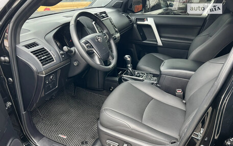 Toyota Land Cruiser Prado 150 рестайлинг 2, 2019 год, 5 250 000 рублей, 6 фотография