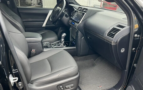 Toyota Land Cruiser Prado 150 рестайлинг 2, 2019 год, 5 250 000 рублей, 9 фотография