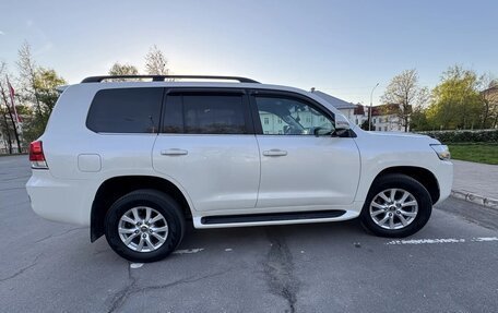 Toyota Land Cruiser 200, 2019 год, 6 350 000 рублей, 4 фотография