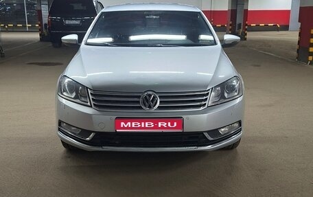 Volkswagen Passat B7, 2011 год, 810 000 рублей, 1 фотография